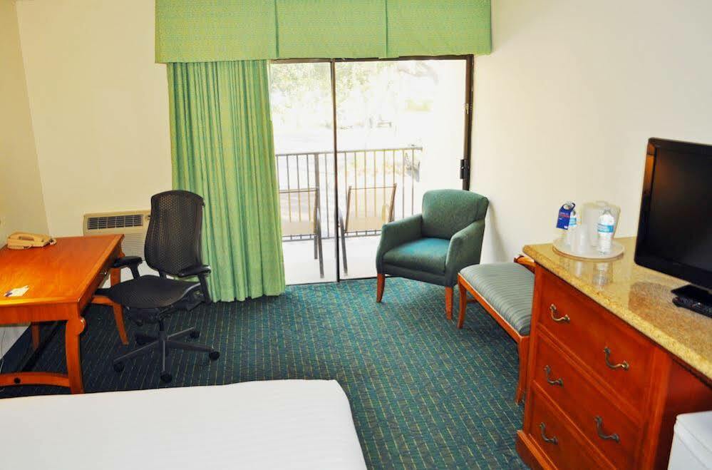 Holiday Inn Express Boca Raton - West By Ihg Εξωτερικό φωτογραφία